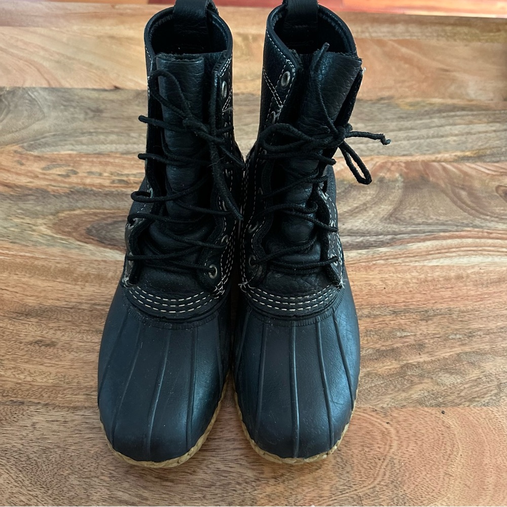 LL Bean Duck Boots Black 7 N